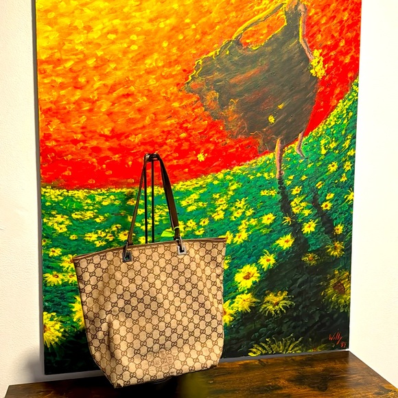 Authentic Gucci GG Supreme Tote Bag 31243 - Luxury Handbag - Picture 5 of 14